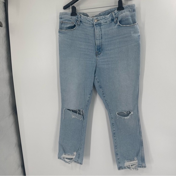 GOOD AMERICAN GOOD CURVE STRAIGHT DISTRESSED HIGH RISE JEANS - Picture 12 of 13